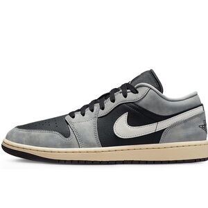 Nike Men's Black and Gray Sneaker
